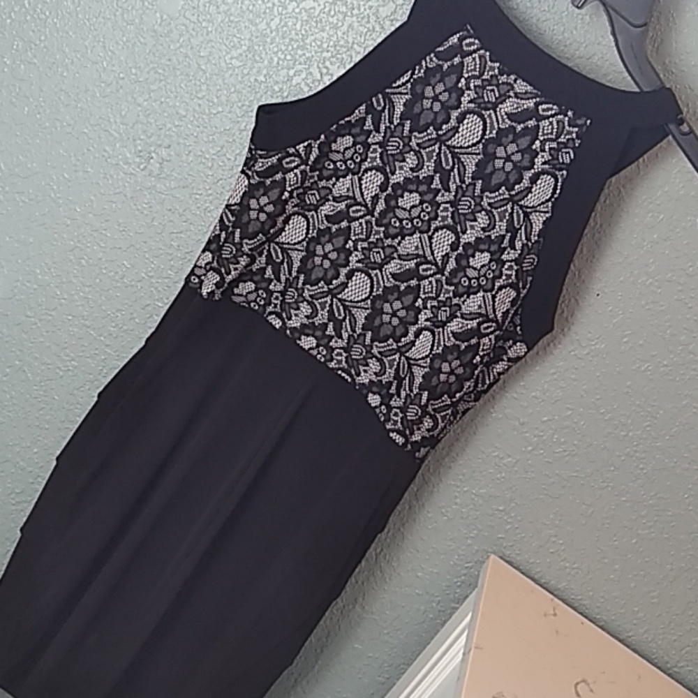 Dress - Picture 5 of 5